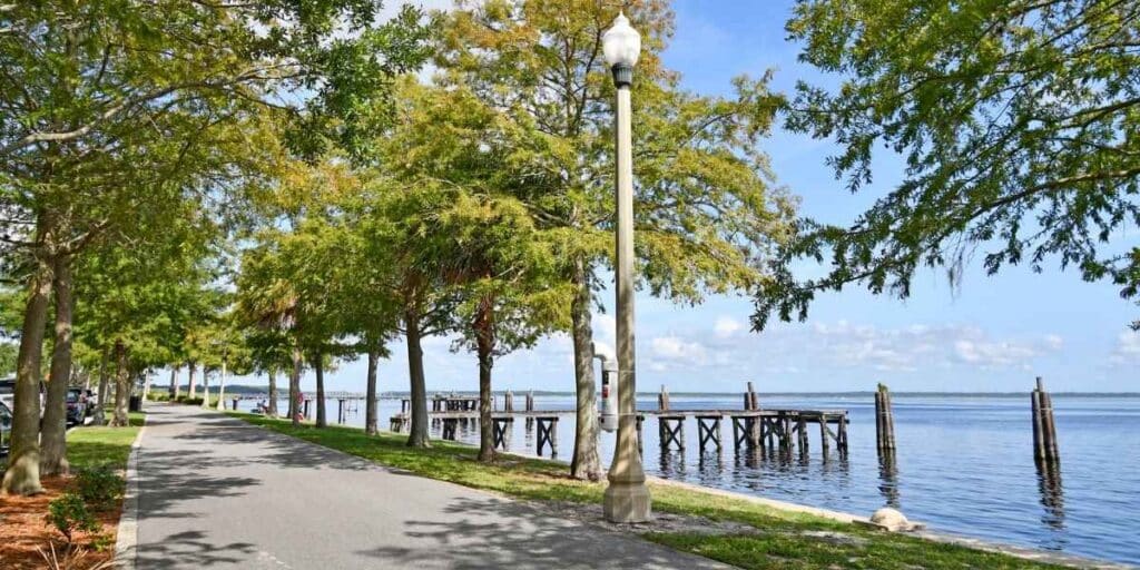 We Buy Houses in Deltona, Florida - Golex Properties Cash Home Buyers